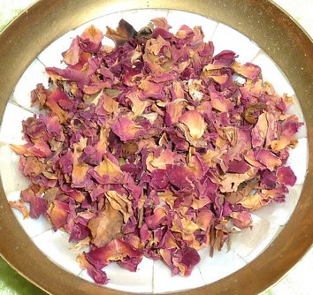 Rosenblüten zum Räuchern