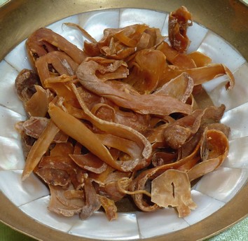 Muskatblüte ganz zum Räuchern